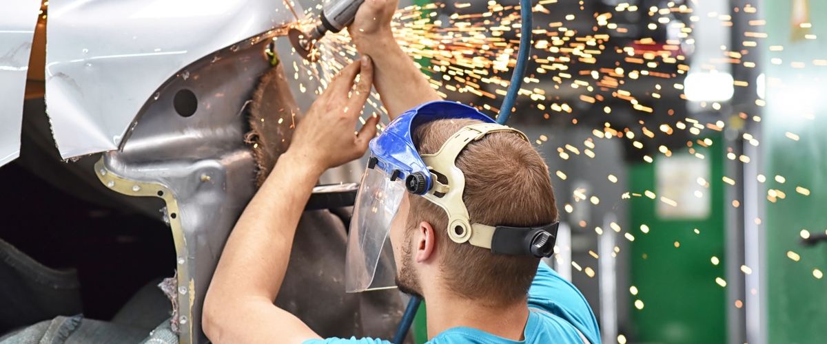 Bilskadereparatör.jpg